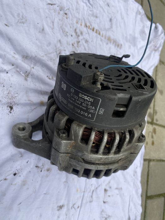 Генератор Bosch 0123320016 / 058903016A з двигуна ADR