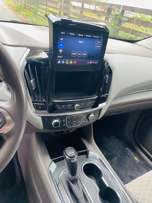 Шевроле Traverse 20 год семь мест минимальный пробег не крашеный!