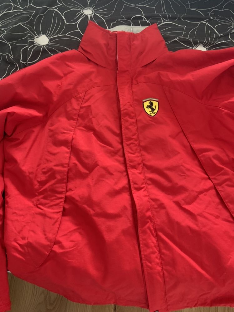 Parka Impermeável Ferrari (com capuz) - Produto Oficial Novo