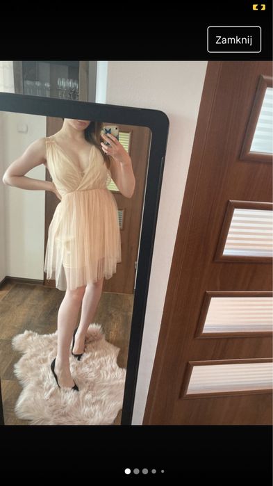 Delikatna kremowa sukienka z odkrytymi plecami ASOS
