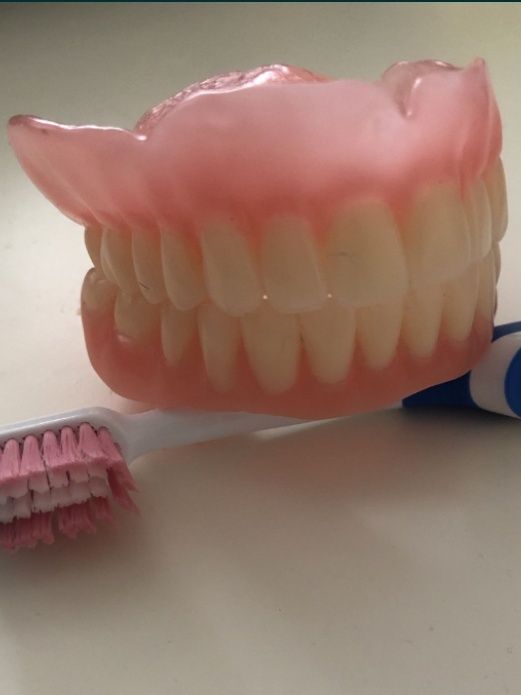 Зубні протези - виготовлення , ремонт