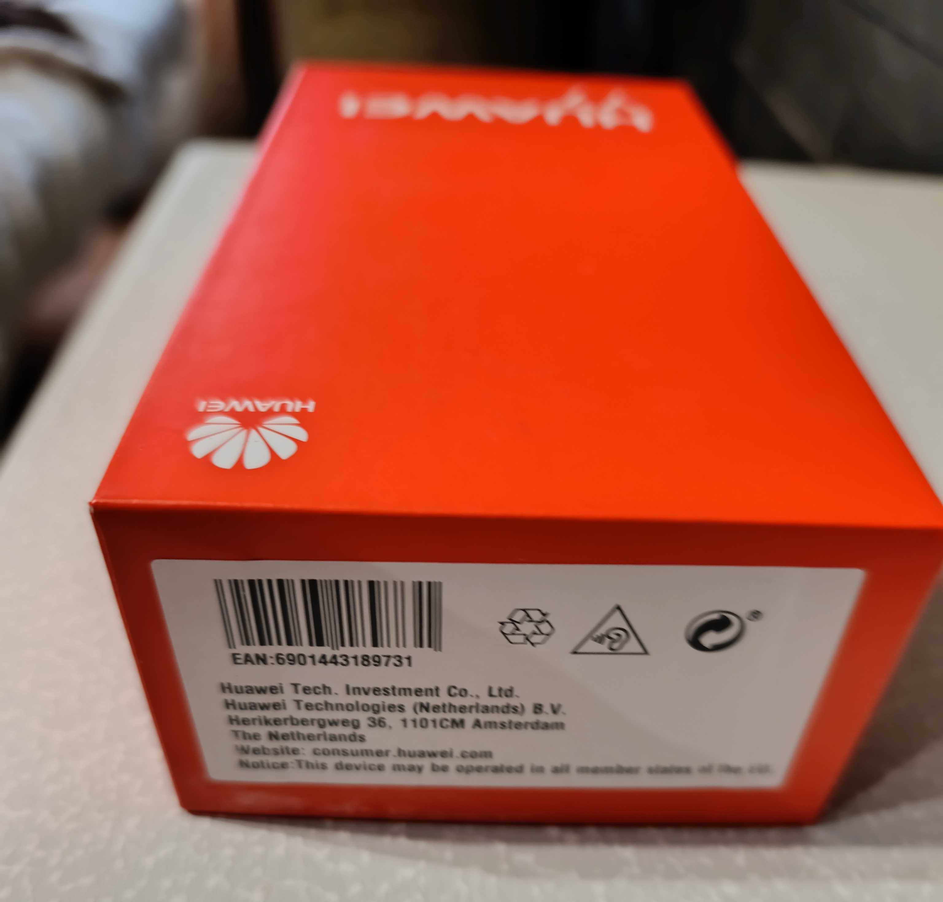 Smartphone Huawei Y7 + acessórios (ecrã rachado s/ interferências)