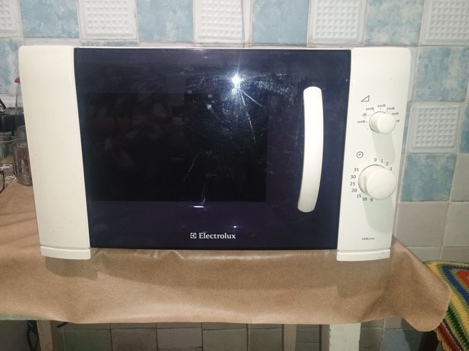Продам мікрохвильову пічку.