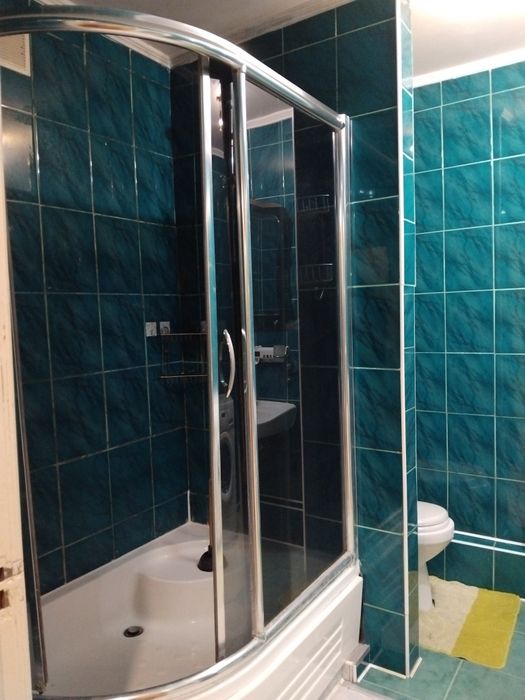 Комарова 3х кімн 1-6 осіб 900 грн