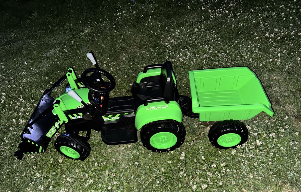 Traktor na akumulator