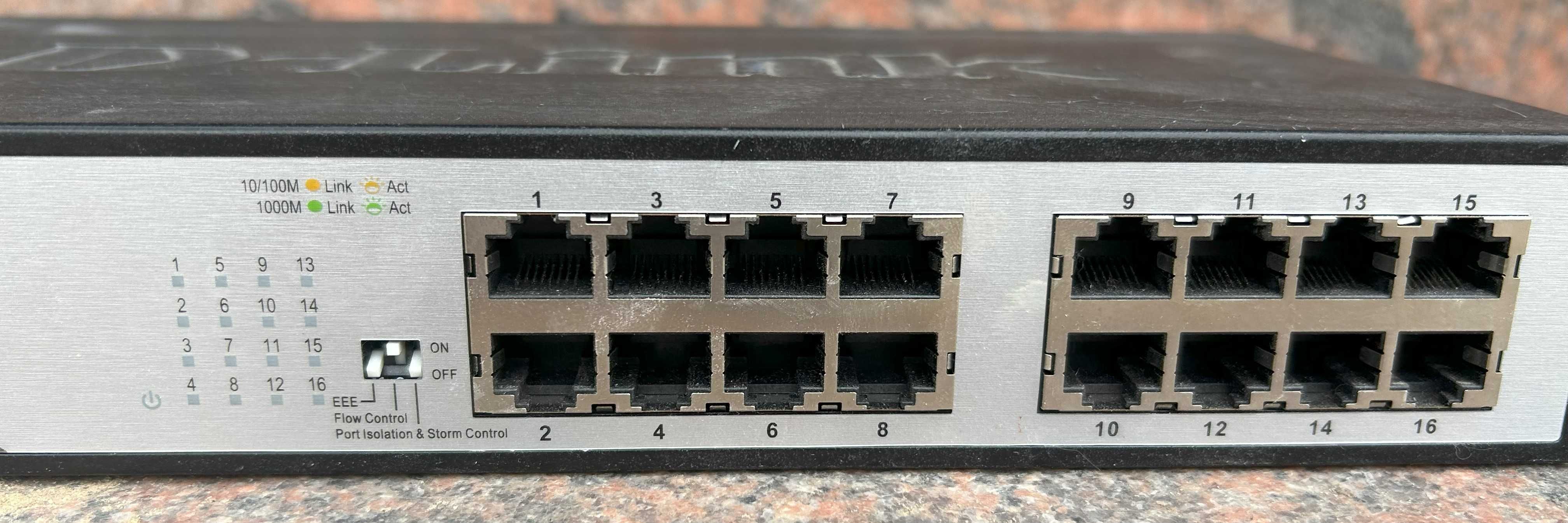 Switch D-Link DGS-1016D