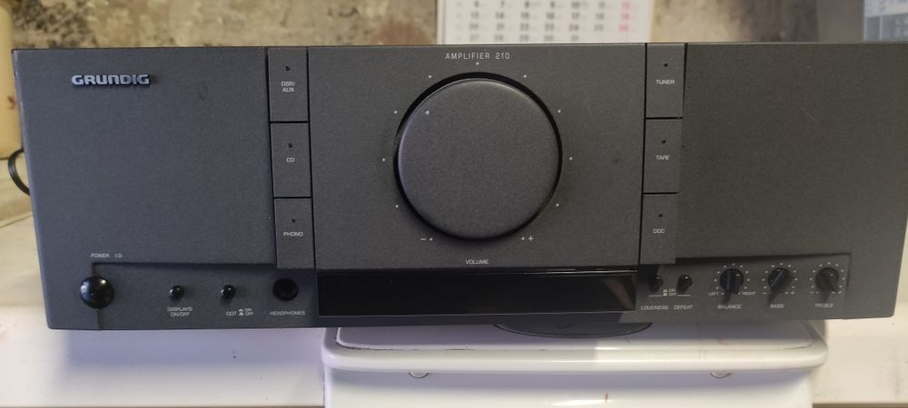 Grundig wzmacniacz amplifaier 210