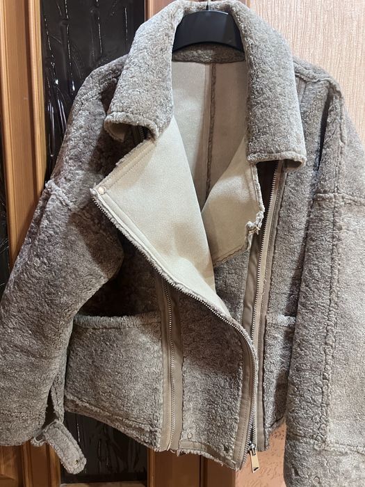 Стильная дубленка искуственная , модная весна осень .