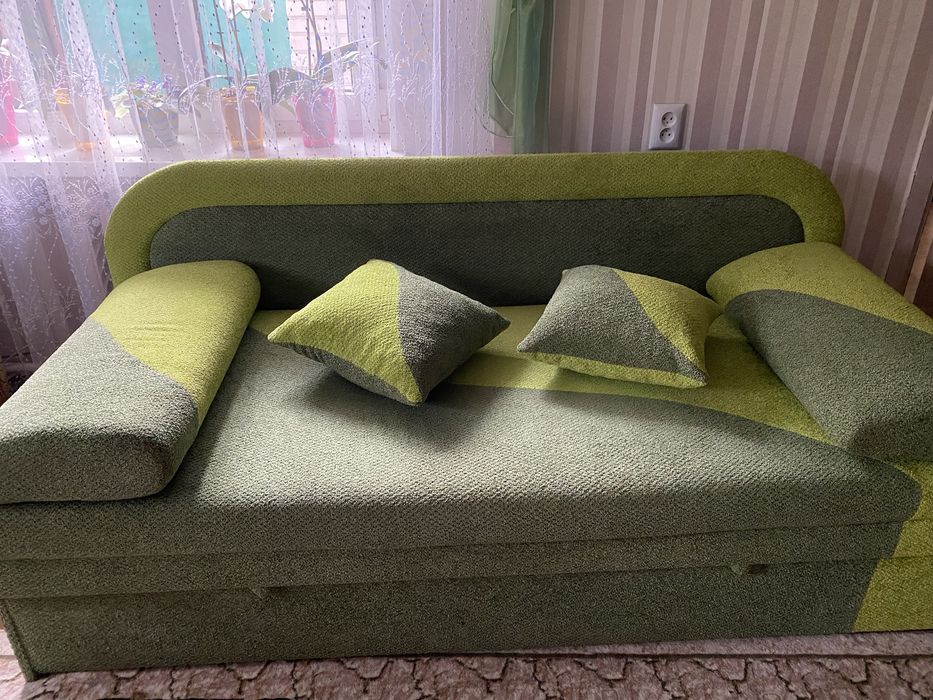 Продам диван б/у,