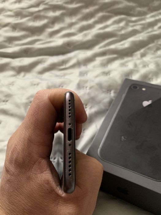 Iphone 8 64 gb гарний стан