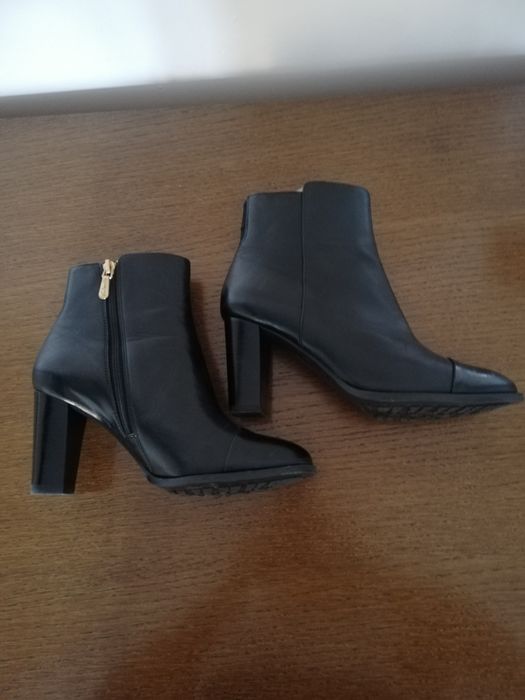 botki damskie 38 skóra naturalna markowe brytyjska marka Clarks  NOWE