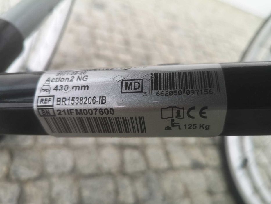 Cadeira de rodas com oferta de almofada antiescaras