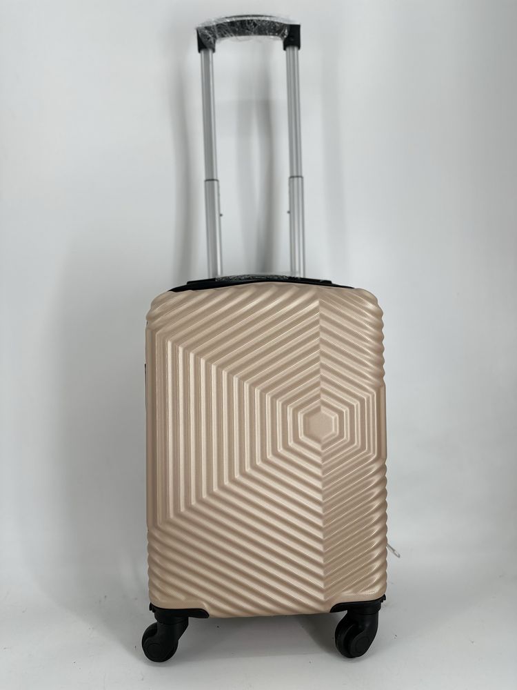 Nowa walizka S - mix kolor