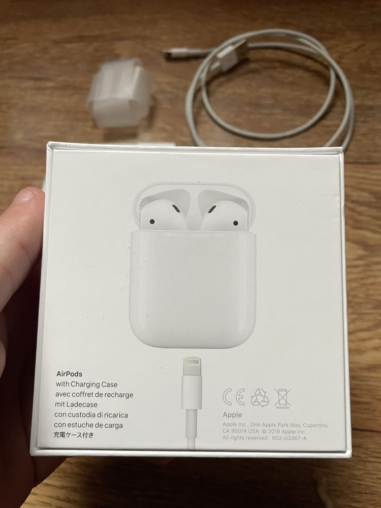 Airpods wih Charging Case