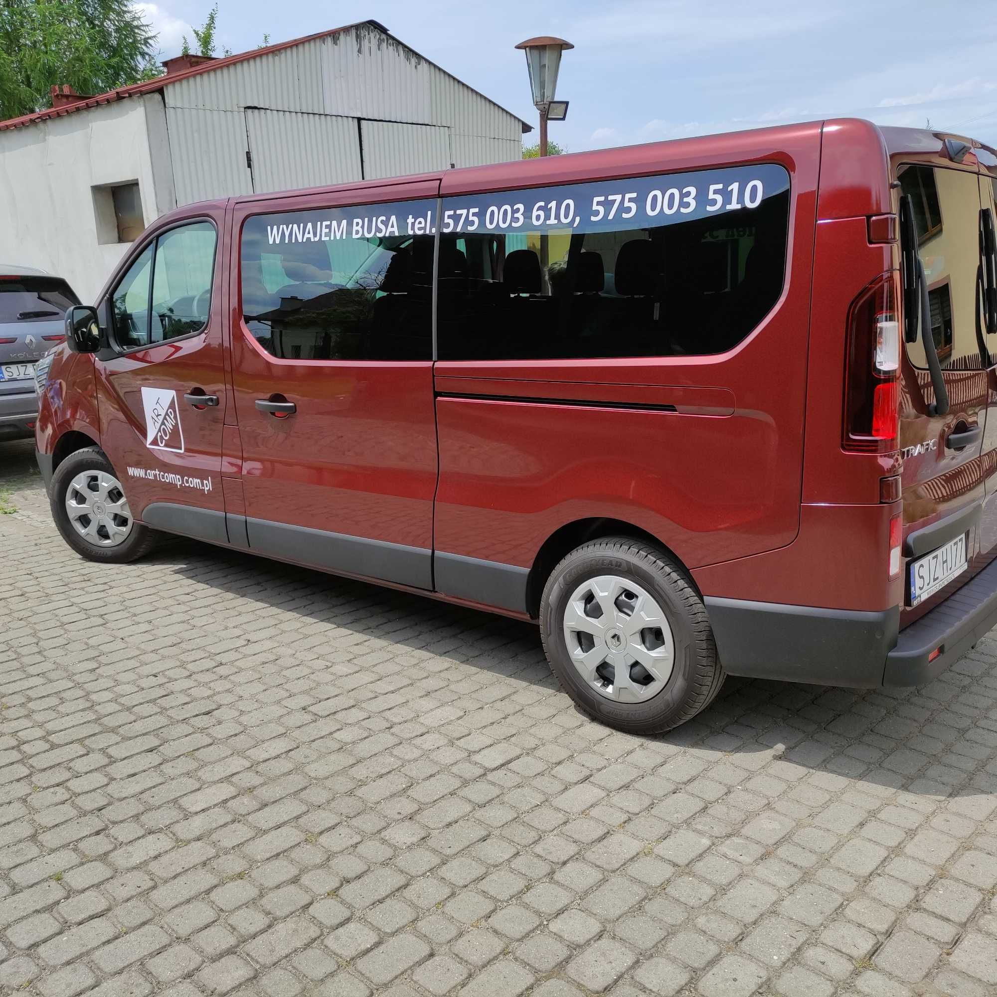 Wynajem busa 9 osobowego Nowy Renault Trafic Long czeka na Ciebie