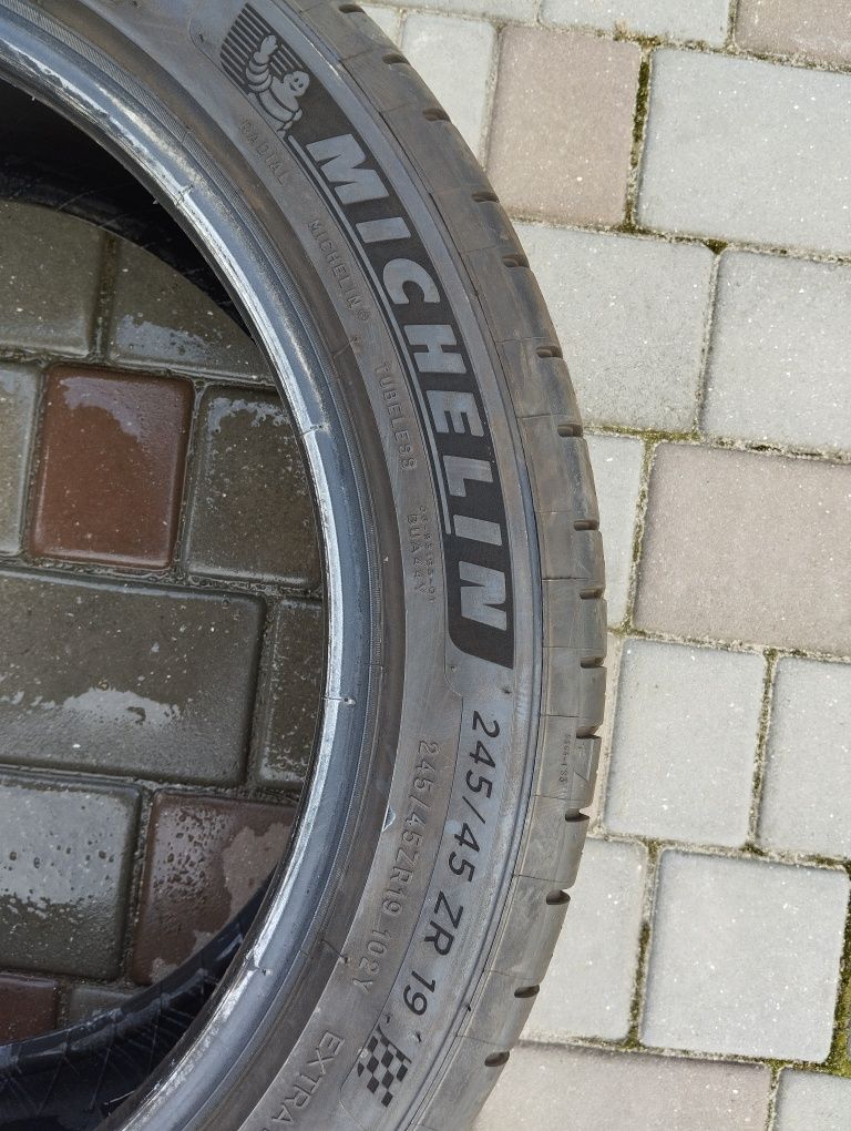 Шина Michelin 245/45 r19 одна штука