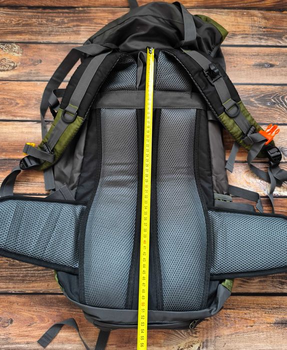 Wodoodporny lekki plecak turystyczny 60L z osłoną przeciwdeszczową