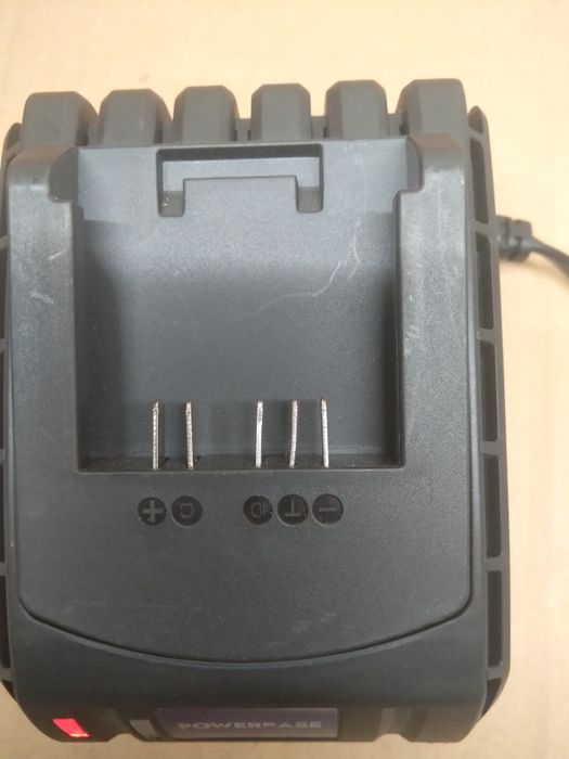 Ładowarka POWERBASE 20V 2,4A