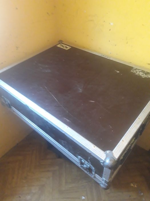 Behringer x 32 w całe stan bardzo dobry