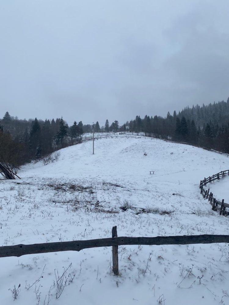 Земельна ділянка в с. Орява