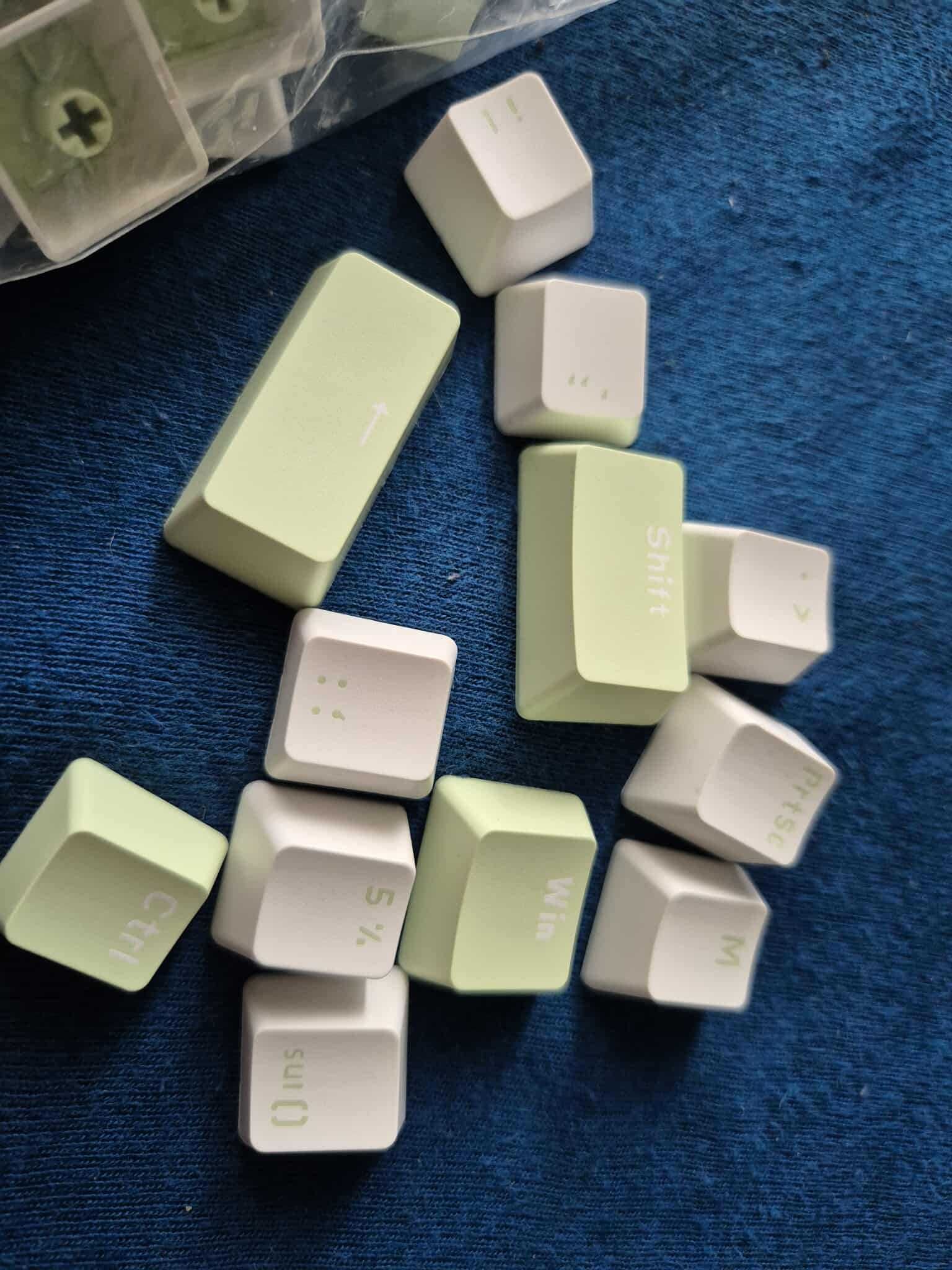 Klawisze keycapy od AJAZZ AK992 zielono-biało-żółte