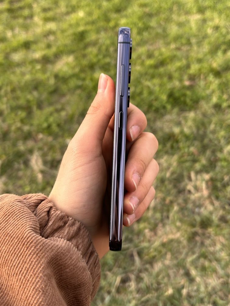 Samsung S23 8/128 в гарному стані