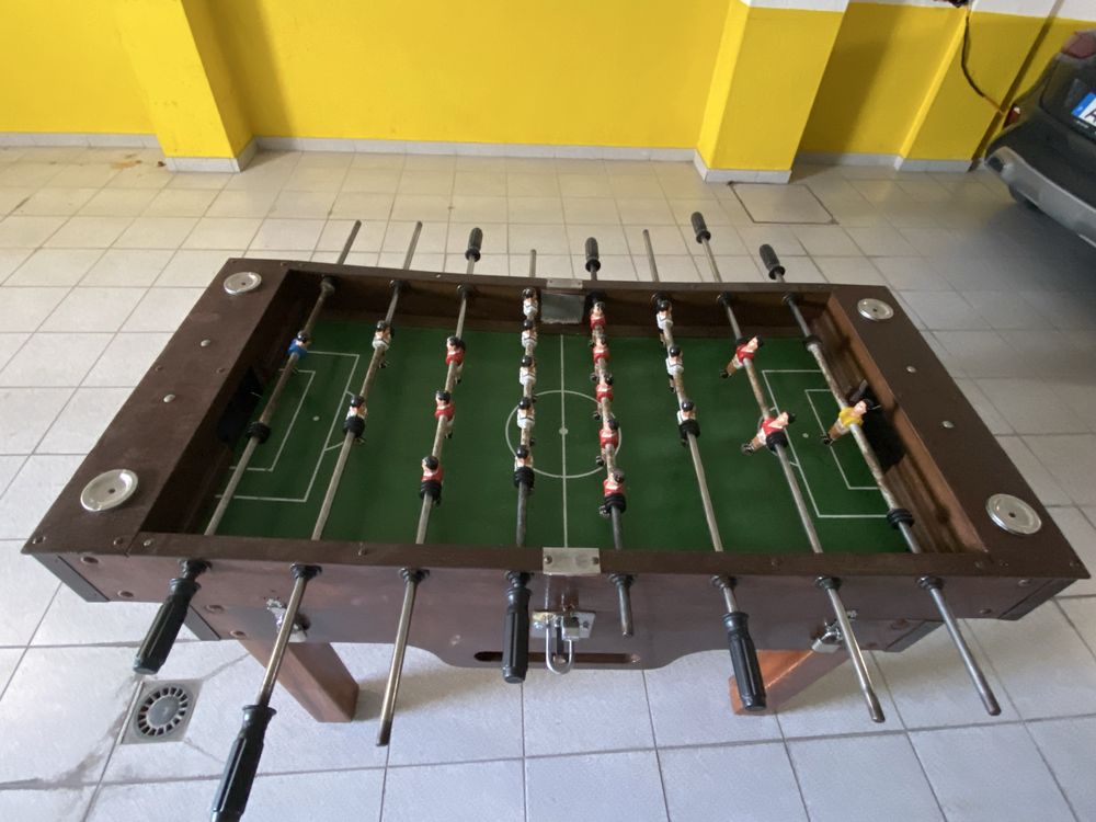 Aluguer da mesa de matraquilhos-Bom estado