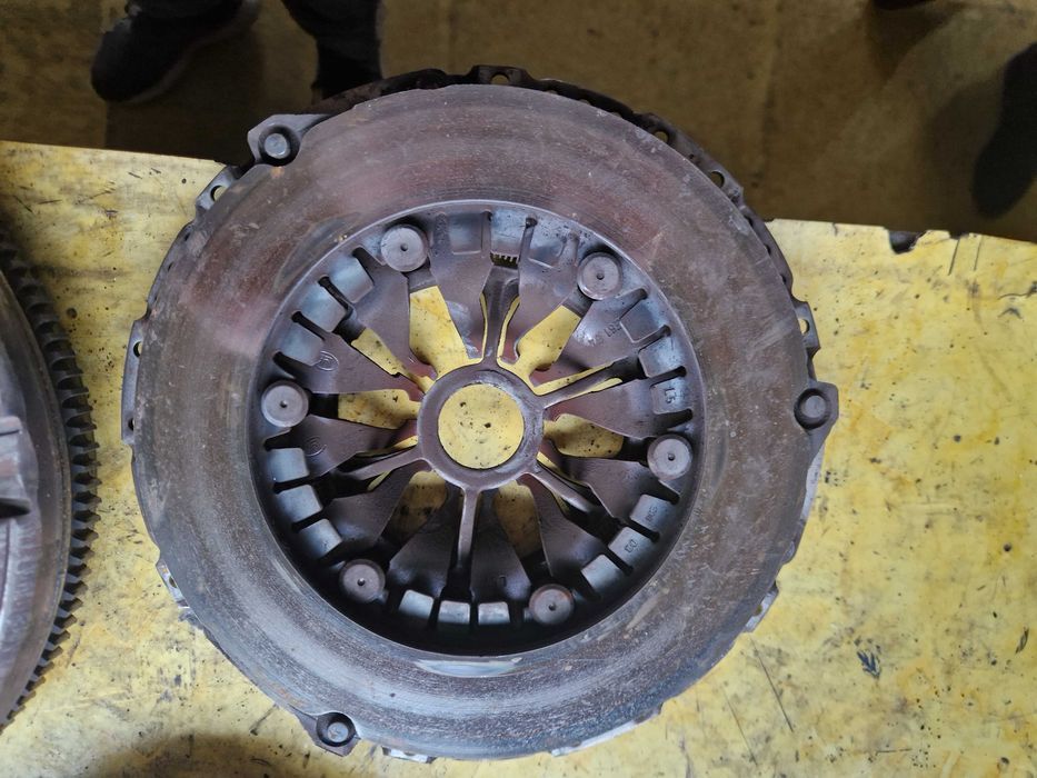Sprzęgło kpl Vw Audi Seat Skoda 2.0 FSI BVY nr.600.0087.00