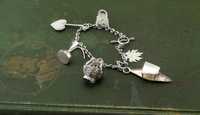 srebrna bransoletka ręcznie robiona z zawieszkami / charmsami
