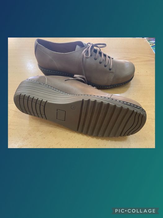 Sapatos em pele, confortáveis -Novos