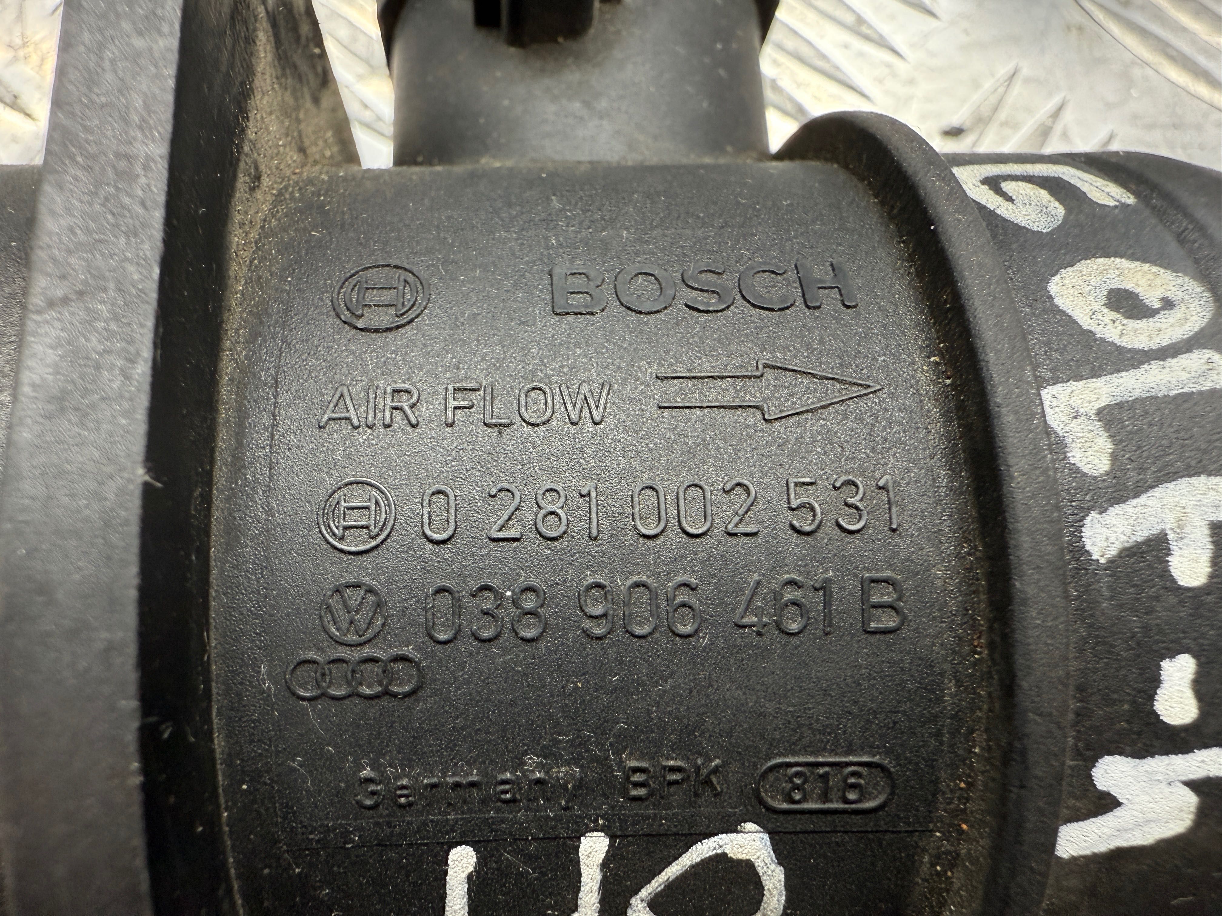Расходомер воздуха passat b6 Golf 5 Transporter T5 1.9 tdi  038906461B