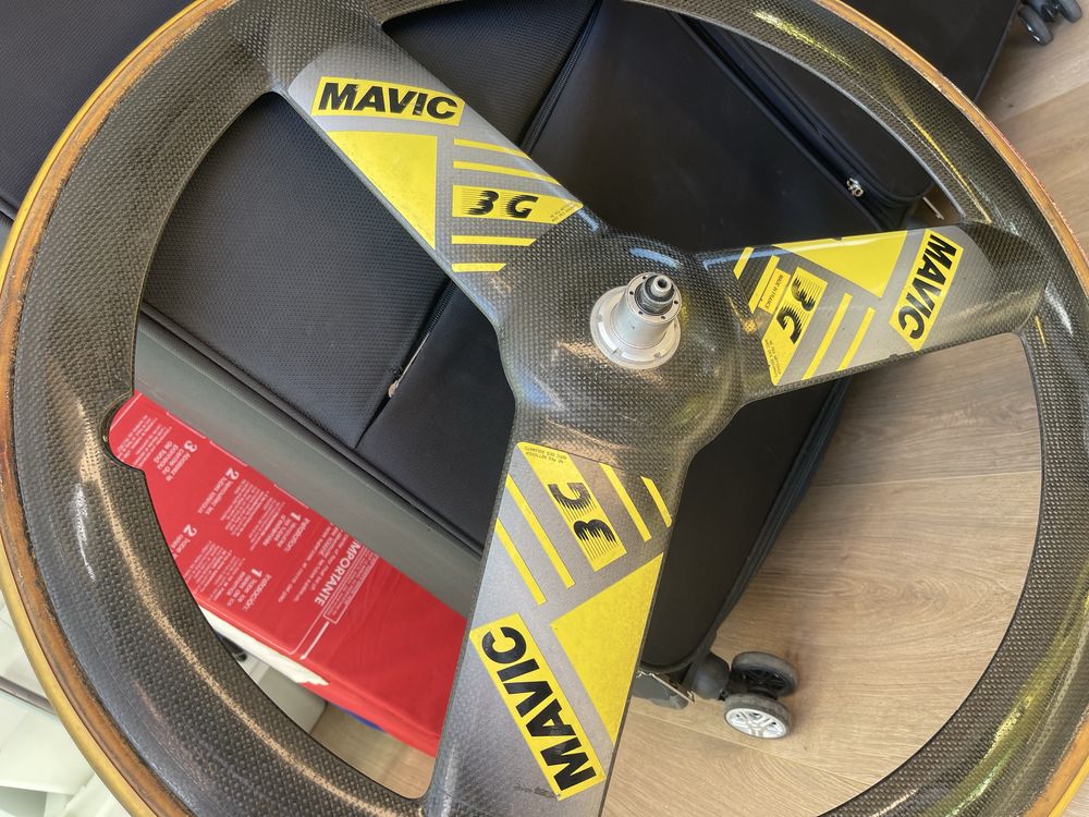 Roda mavic carbono