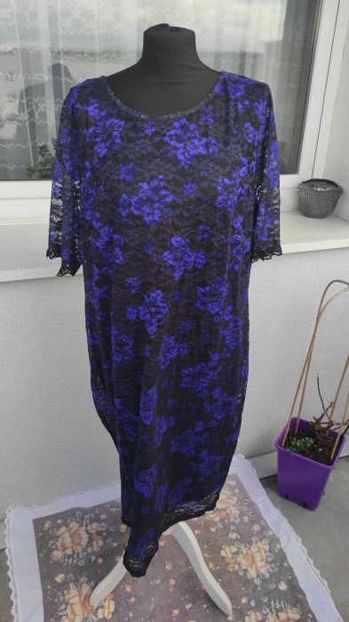 Koronkowa elegancka luźna sukienka