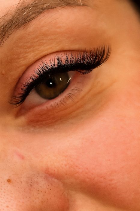 Нарощення вій від 400 грн! фарбування та ламінування брів.