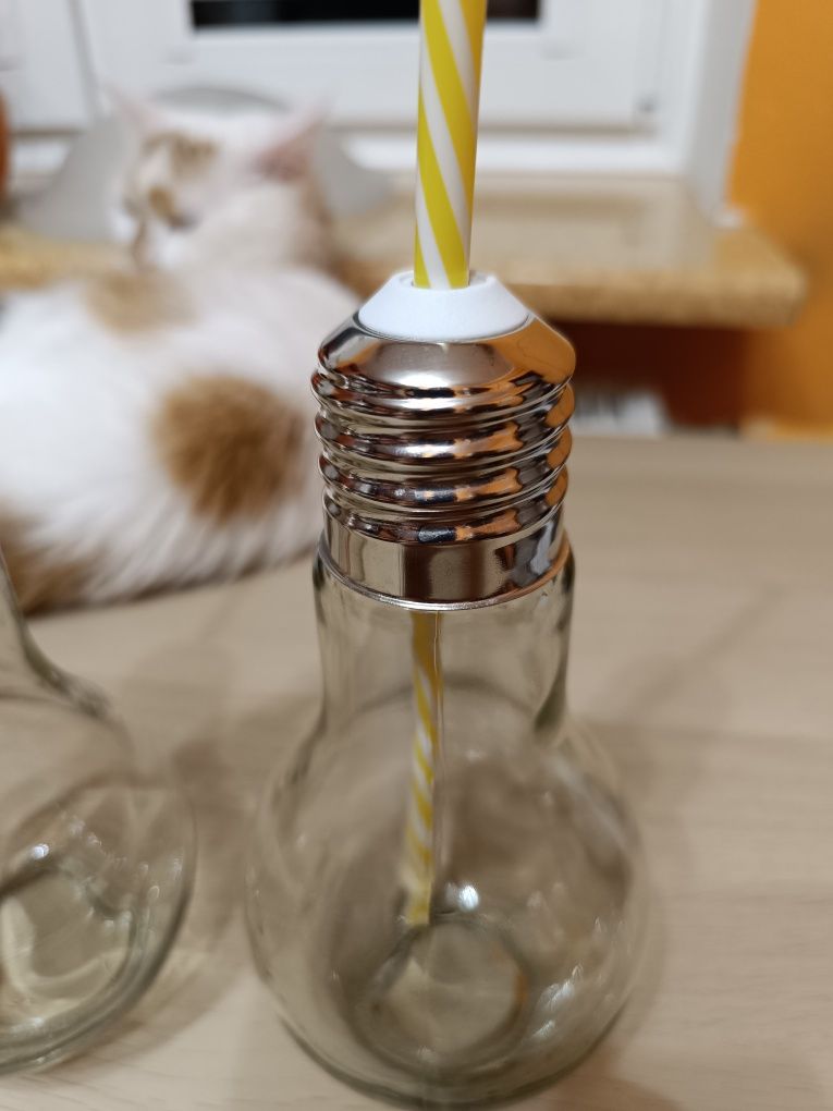 Butelka pojemnik ze słomką na sok napoje 350 ml