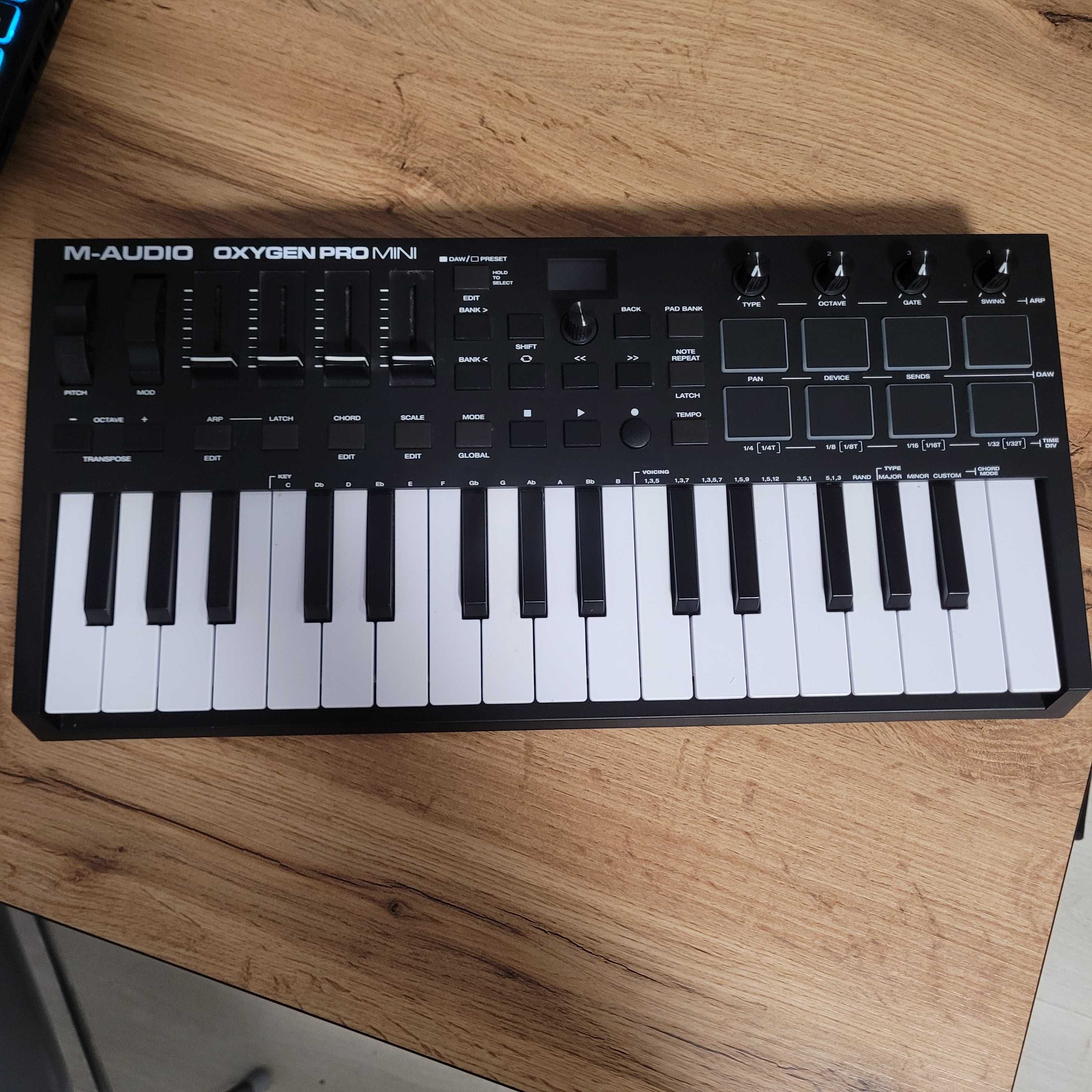 MIDI клавіатура: M-Audio Oxygen Pro Mini