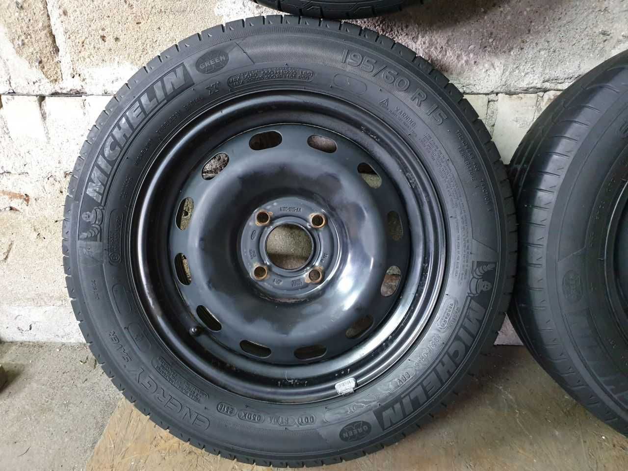 Felgi Stalowe Koła Ford R15 4x108 opony letnie 195/60R15 5,5mm 2023r
