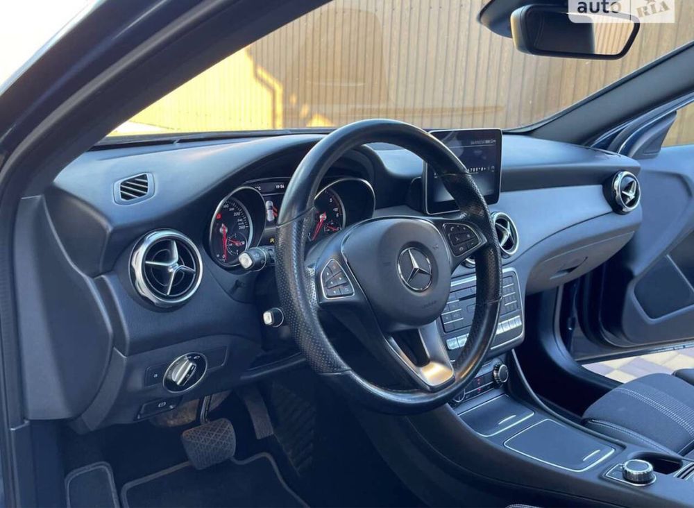 Mercedes-Benz GLA-class 2019