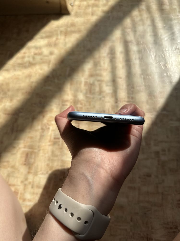 Продам Iphone XR 256gb