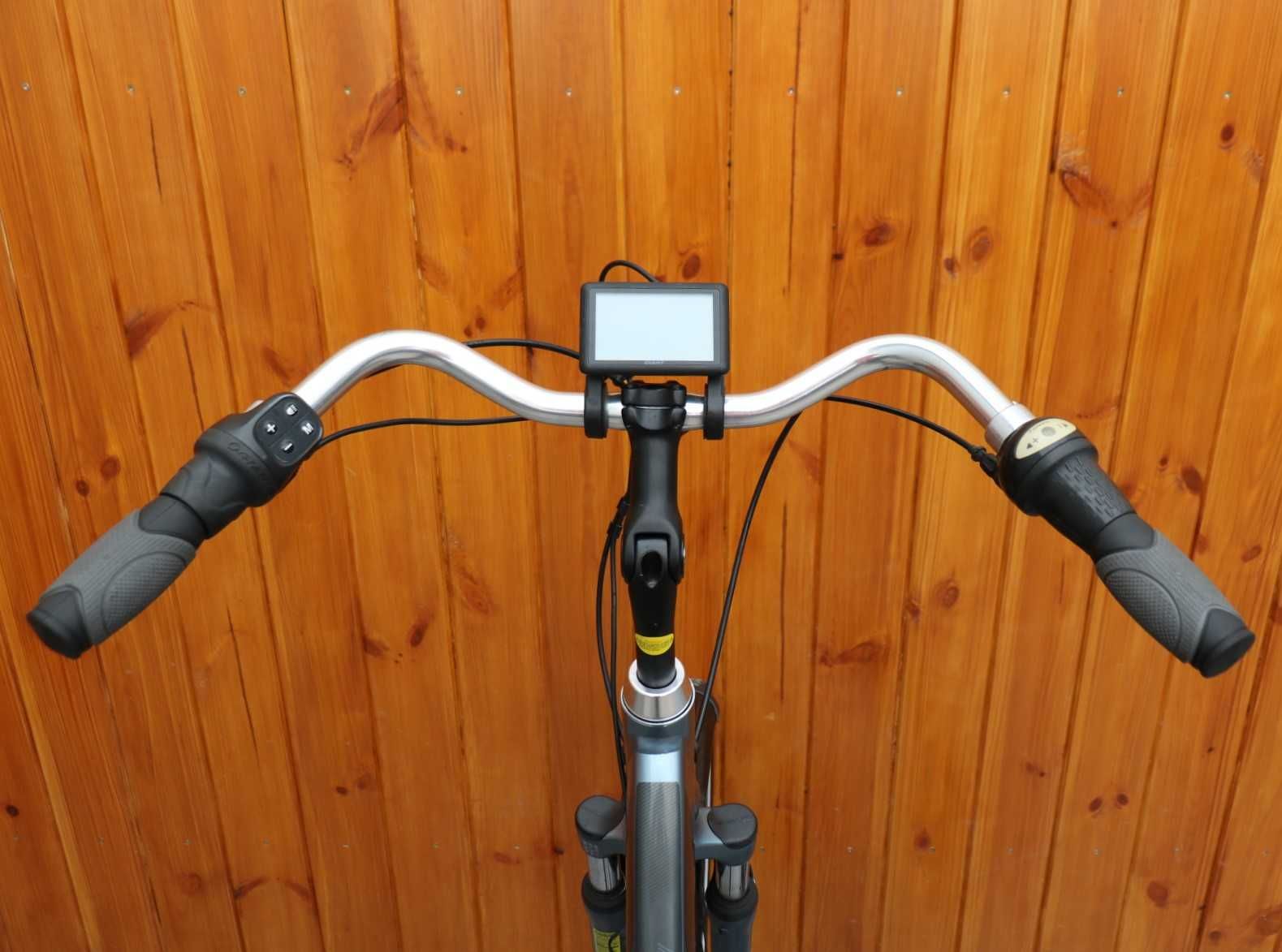 Rower elektryczny Giant  Elegance. D 50. Yamaha
