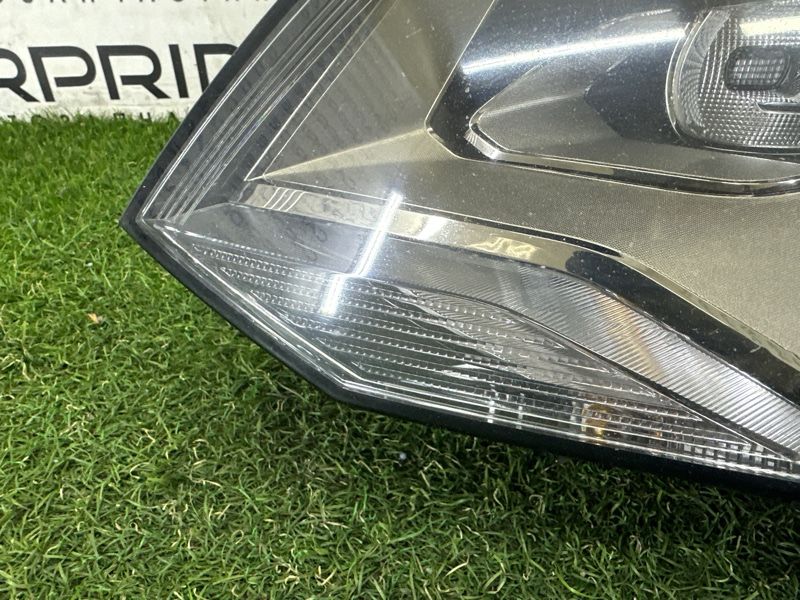 Фара левая Volkswagen Touareg NF 3.0 TDI 2012