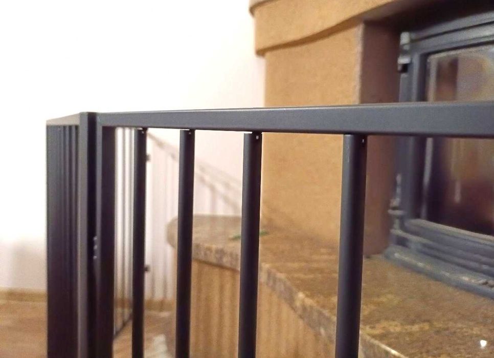 Bramka Barierka Zabezpieczająca Osłona do Kominka Pieca Ochronna