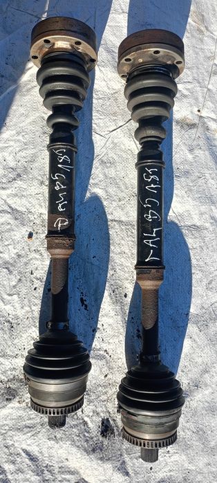 Półoś prawa audi a4 B5 1.8 turbo