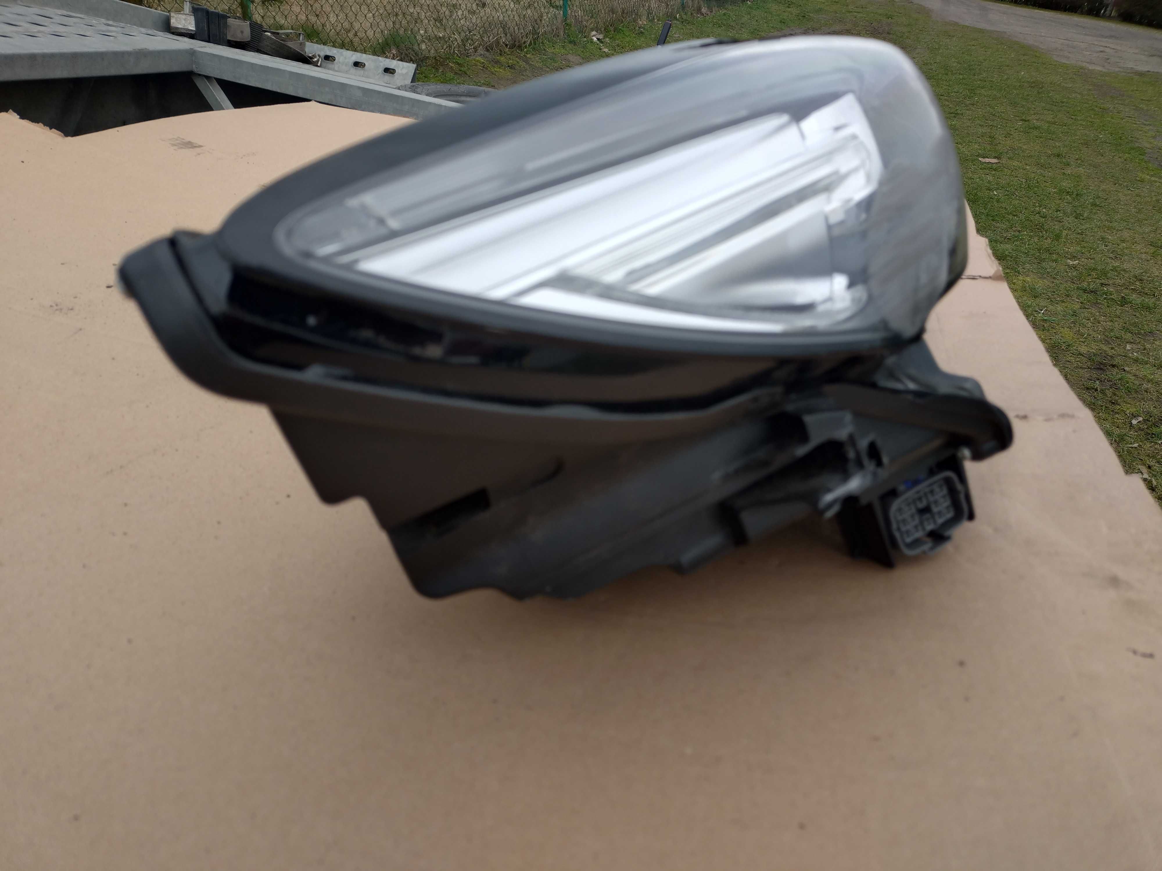 Lampa przód Mazda 6