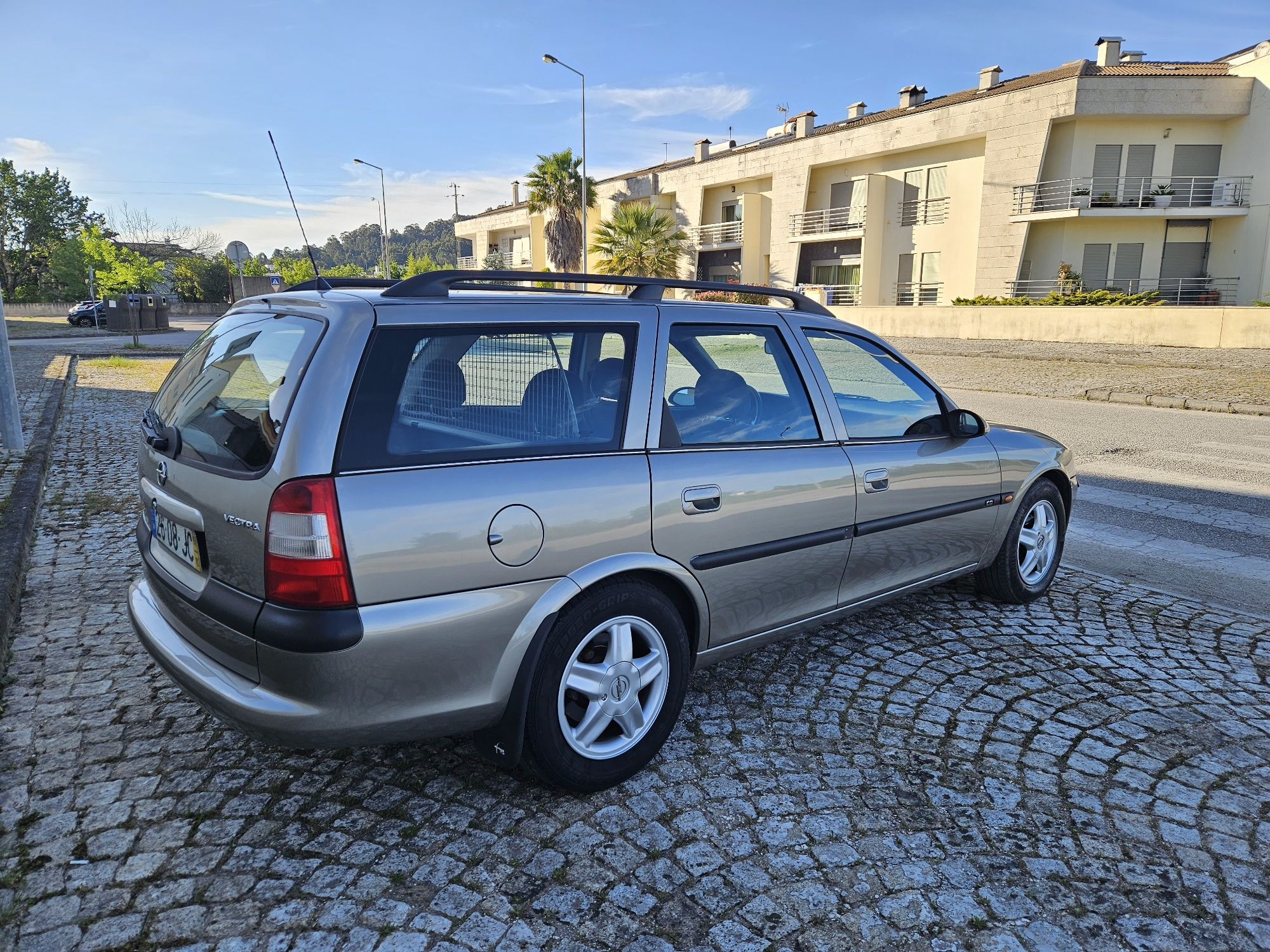 Opel Vectra 1.6 16V