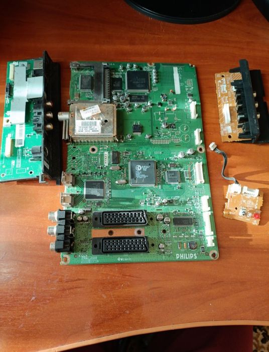 Деталі телевізорів Philips  та інші.