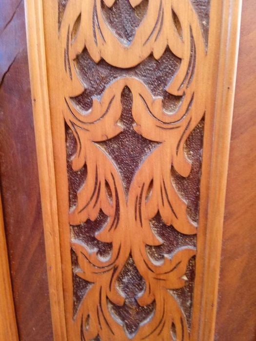 Шкаф антикварный резной.