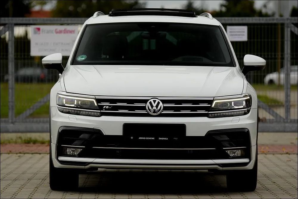 Volkswagen Tiguan 2.0 TSI 245KM * 4MOTION * R-LINE * Panorama * Radar ACC * VOLL *