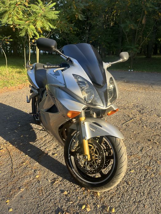 Продам мото Honda VFR 800