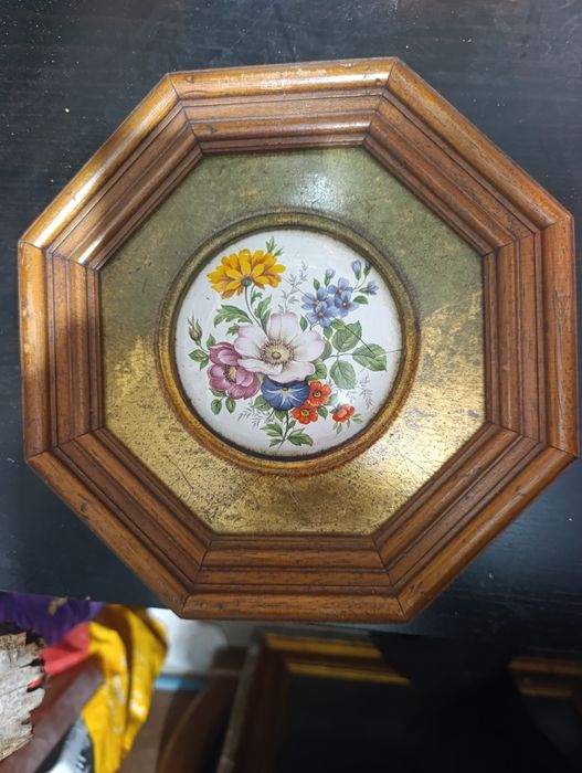 Quadro com porcelana flores